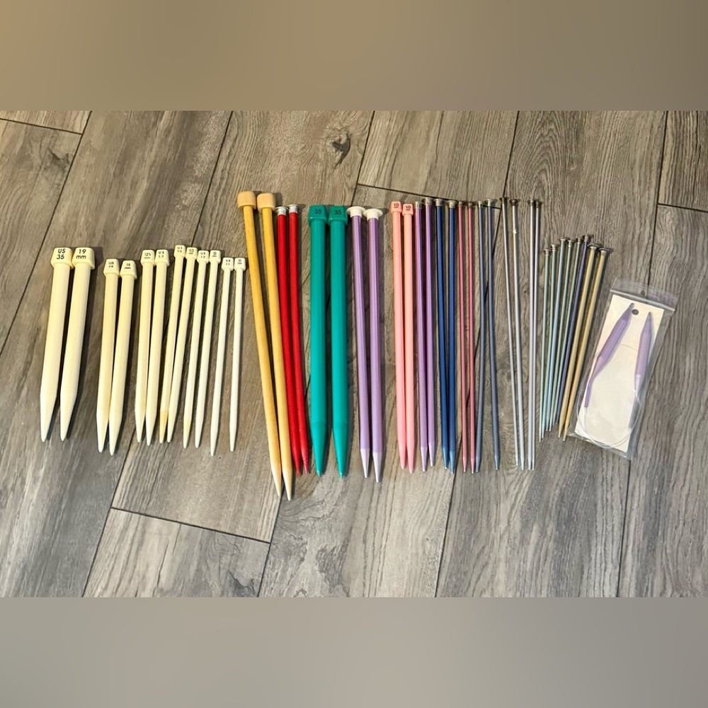 Lot of knitting needles